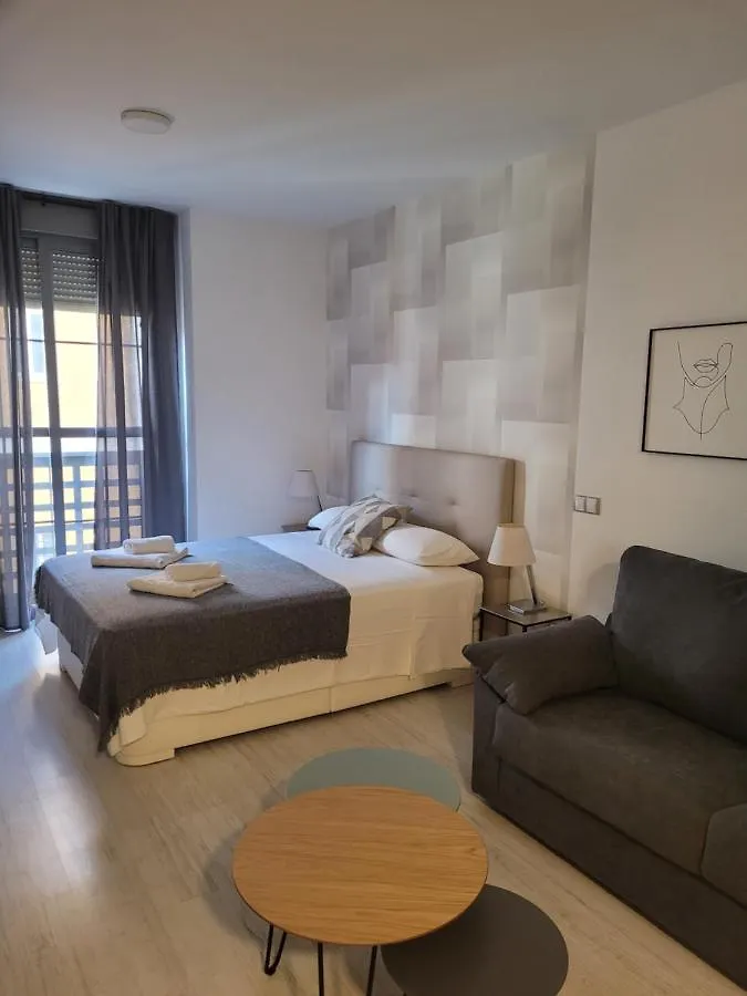 Hello Malaga Loft Center Top