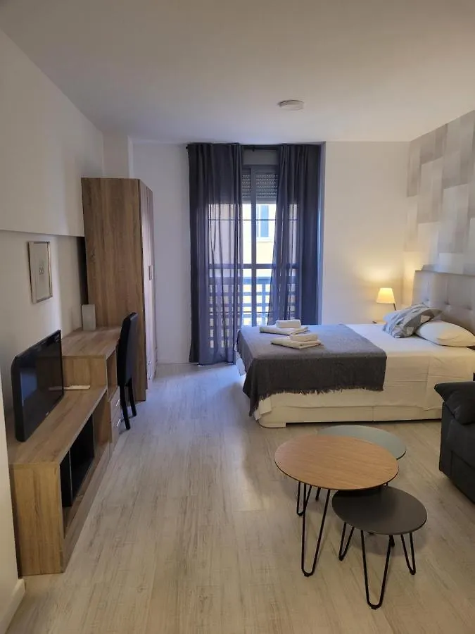 Hello Malaga Loft Center Top